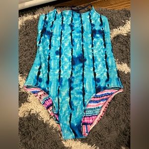 Reversible swim suit